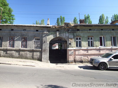 Матросский спуск, 3
Дом *.А. Винокурова (По данным В.П. Пилявского и В.В. Шерстобитова - Дом Пруса Висниовского)
Ключевые слова: фоновая_застройка дом