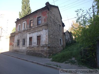 Скидановская 17
Дом Марии Чистоходовой - по данным В.П. Пилявского и В.В. Шерстобитова.
Ключевые слова: фоновая_застройка