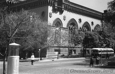 1954. Пушкинская угол Розы Люксембург. Филармония. 
