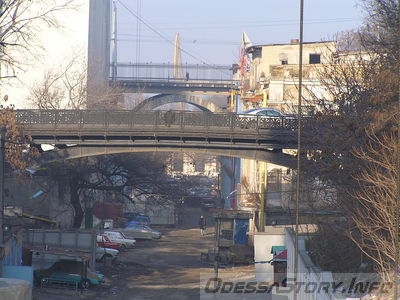 Деволановский спуск
Вид на мост Коцебу.
