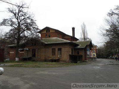 Воробьева  5
1900 - 1902
Архитектор В. А. Домбровский
Комплекс городской больницы №11
