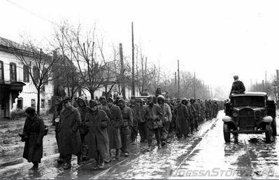 Место съемки не знаю. подскажите
1944 год. Колонна пленных на улицах Одессы в день освобождения. Фото Марка Редькина
