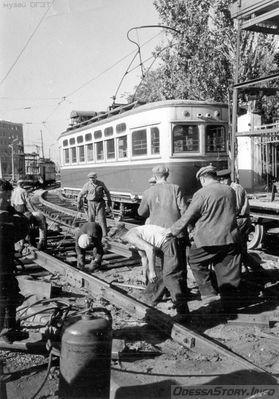 площадь 10-го Апреля
Фото из музея ОГЭТ, 1961 г.
добавил Trs - http://transphoto.ru/photo/487324/
