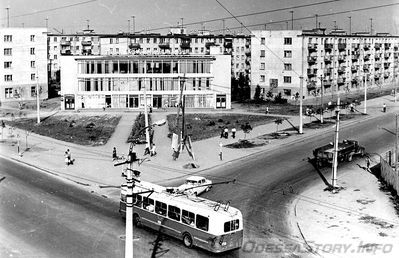 Космонавтов
Фото А. Фатеева из фонда ЦГКФФА Украины им. Пшеничного, Июль 1967 г.
добавлено с - http://transphoto.ru/photo/524135/
