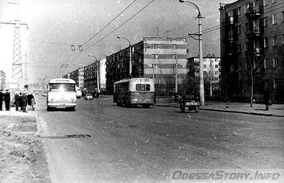 Космонавтов
Фото К. И. Лишко из фонда ЦГКФФА Украины им. Пшеничного, Март 1969 г.
добавлено с - http://transphoto.ru/photo/524134/
