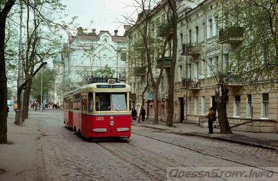 Новорыбная, 54
жилой дом начала ХХ века, арх. Л.М.Чернигов
Добавлено с - http://www.odessatrolley.com/
