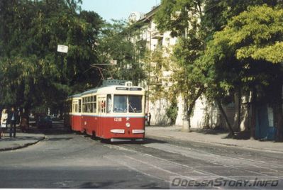 Старопортофранковская, 67
добавлено с - http://odessatrolley.com/Photogallery/KTM/Route28/
