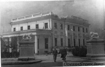 - в 1917 году во дворце находился Совет рабочих депутатов города Одессы.
- с 1936 года передан детям под Дворец пионеров.
