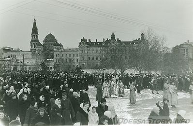 1943 год
 добавил - Good++++
 с сайта - http://fototecaortodoxiei.ziarullumina.ro/510-biserica-greaca-refacuta-la-initiativa-mitropolitului-visarion-puiu
