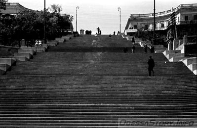 июнь 1943 года
фото - Willy Pragher
добавил - Sergey_L
оригинал находится - https://www2.landesarchiv-bw.de
