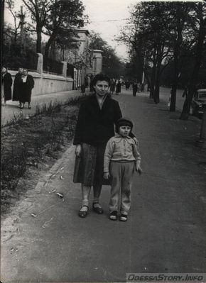 Маразлиевская. Ограда парка. 1959 год. (Фото из семейного альбома SaMoVar)
