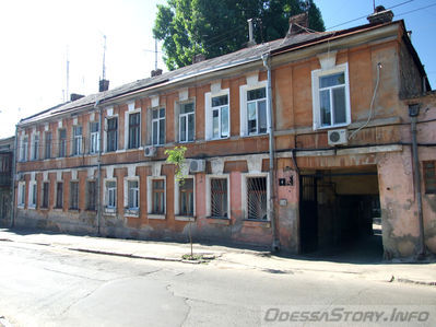 Матросский спуск, 4
Дом Данзаса - по данным В.П. Пилявского и В.В. Шерстобитова.
Ключевые слова: фоновая_застройка дом