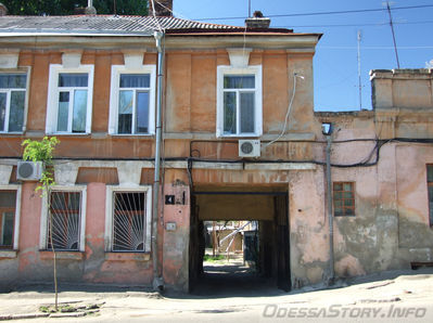 Матросский спуск, 4
Дом Данзаса - по данным В.П. Пилявского и В.В. Шерстобитова.
Ключевые слова: фоновая_застройка дом