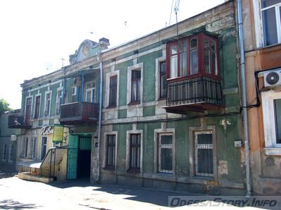 Матросский спуск, 6
Дом Панкратовой - по данным В.П. Пилявского и В.В. Шерстобитова.

Начало, ХХ-го в.
Ключевые слова: фоновая_застройка бесстилевой дом модерн