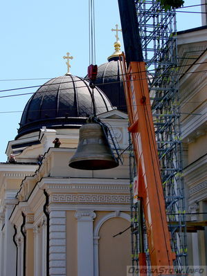 Подъем главного колокола
