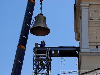 Подъем главного колокола
