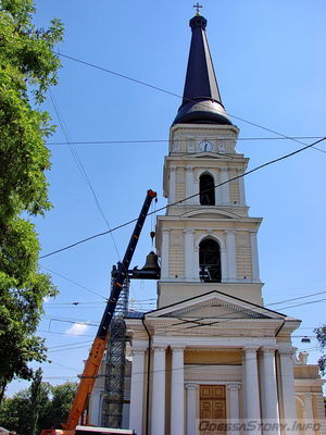 Подъем главного колокола
