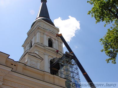 Подъем главного колокола
