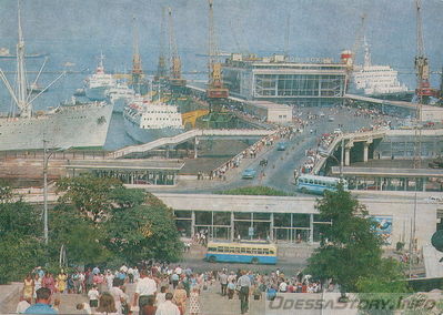 Порт
"Мистецтво", Київ, 1971 р., фото І.О. Кропивницького
Добавил Kamin
