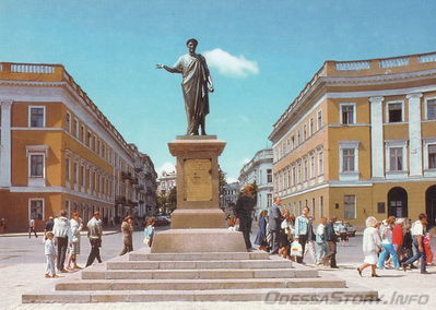 Комплект открыток с видами Одессы, "Мистецтво", КиЇв, 1998 рік
Памятник градоначальнику Одессы А.-Е. Ришелье 
1828 г. Скульптор - Г. Мартос.
Фото В. Фалина
Добавил Kamin
