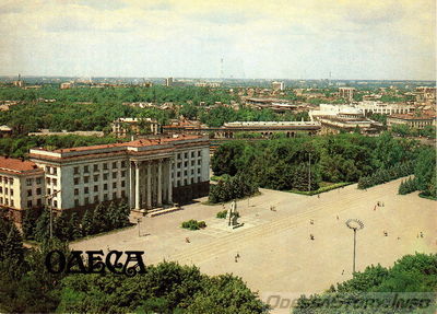 Площадь Октябрьской революции 
Фото В. Крымчака
